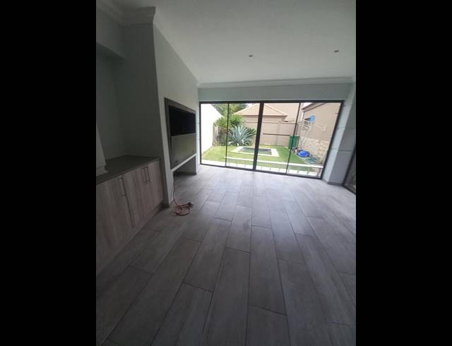 3 BEDROOM TOWNHOUSE FOR SALE IN MANTEVREDE